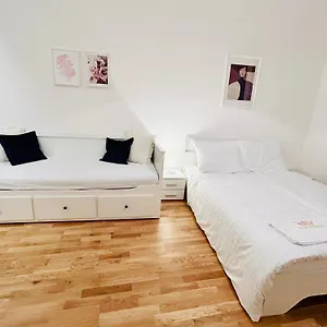 New Complex Florenc Апартаменты Прага